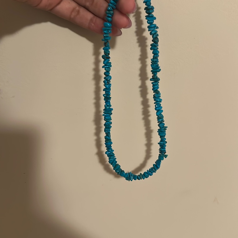 Vintage Navajo Turquoise Chip Necklace - Picture 3 of 3